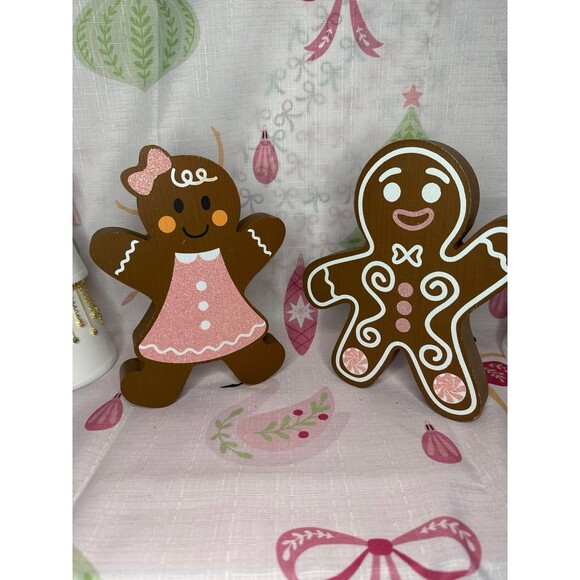 Pink Bow Gingerbread Set - Picture 1 of 3